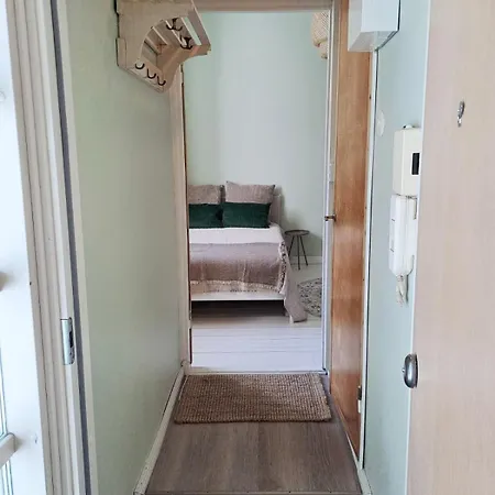 Peaceful In Toeoeloe 아파트 헬싱키