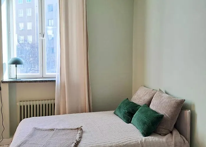 Peaceful In Toeoeloe Apartment Helsinki