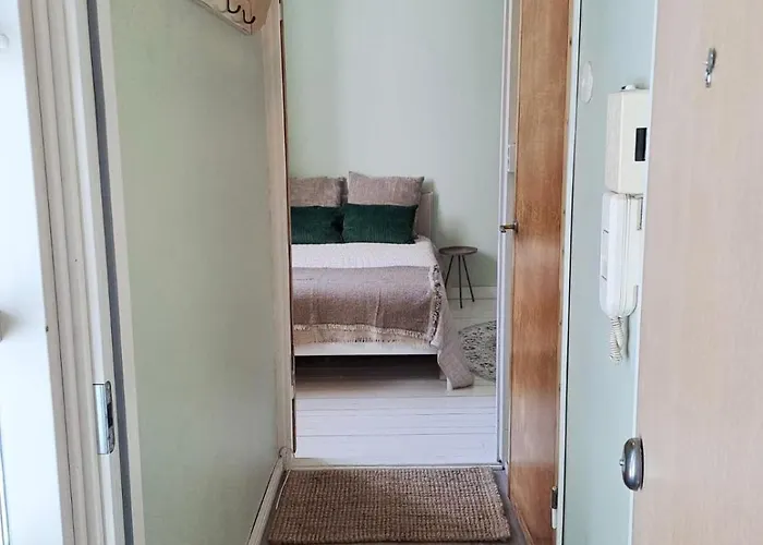 Peaceful In Toeoeloe Apartamento Helsinki